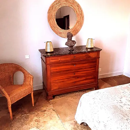 La Maison De Famille D'uzes Apartmán